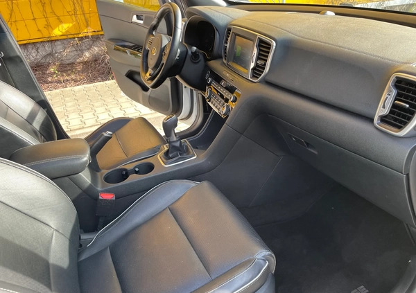 Kia Sportage cena 64500 przebieg: 152322, rok produkcji 2016 z Warszawa małe 497